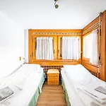 Chesa Sarvit Apartman *